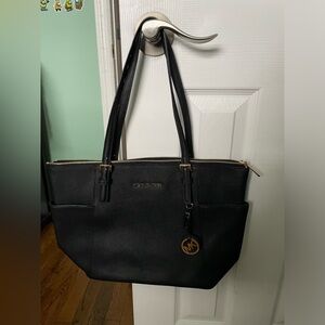 Black Michael kors tote back great condition